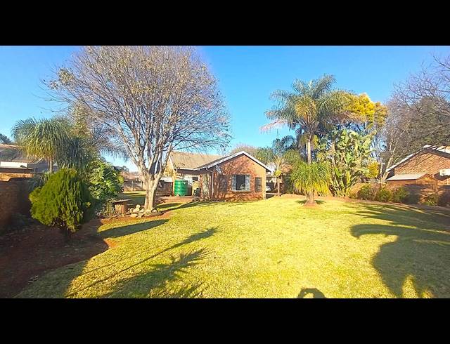 2 BEDROOM FREESTANDING FOR SALE IN LYTTELTON MANOR